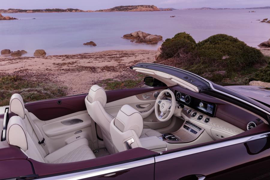 Интерьер Mercedes-Benz E400 Cabriolet 25th Anniversary 2017 года  (WW) (фото 21 из 44)